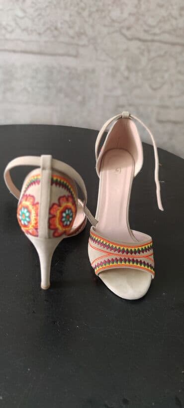 basanoşkalar 2024: Ölçü: 40, rəng - Bej, İşlənmiş — 2