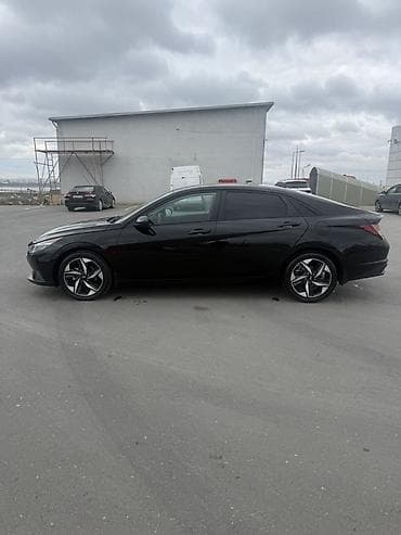 kon: Hyundai Elantra: 2 l | 2022 il Sedan — 5