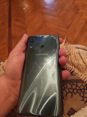 ipad pro 11 2021: Samsung Galaxy A20, 32 GB, rəng - Qara, Barmaq izi — 2
