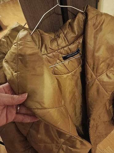 kreditle geyimler: Gödəkçə qəhvəyi qızılı tonlarda müasir stilli. Çox az geyinilib — 8