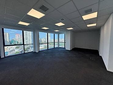 ucuz ev: İcarəyə verilir 7 otaqlı ofis 260 m², 8 Noyabr m. Daha 7 şəklə bax — 2