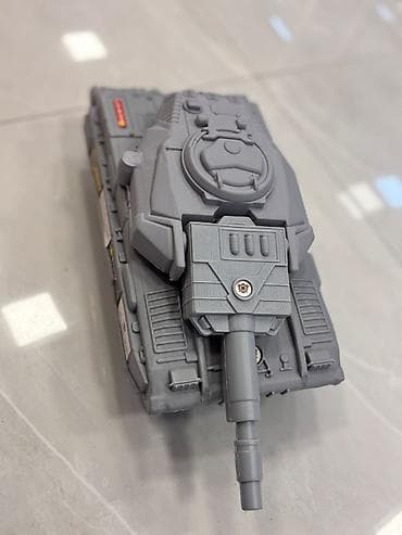 pultlu masin: Uşaq oyuncağı – plastmasdan hazırlanmış boz rəngli tank modeli - — 2