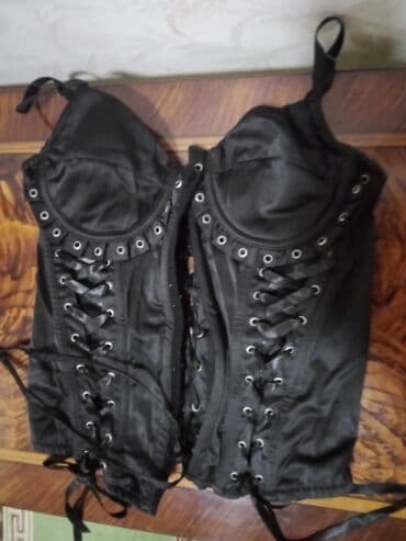 Qara korset – iki hissəli, bağlamalı model - Rəng: qara - Dizayn: ön