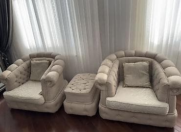 Мебель для дома: Klassik üslubda yumşaq mebel dəsti - Tərkib: 1 geniş divan, 2 kreslo — 2