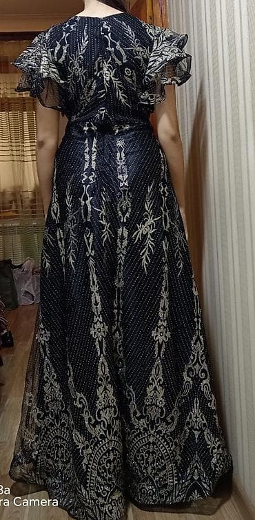 Şəxsi əşyalar: Zərif gecə/libas paltarı - Rəng: qara fon üzərində qızılı naxışlı — 2