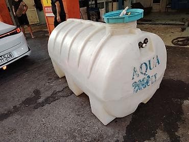 su ceni satılır: AQUA 2000 LF su çəni - Tutum: 2000 litr (üzərində “AQUA 2000 LF” qeyd — 2