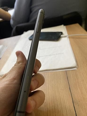 IPhone 11, 128 GB, Qara, Face ID — 4