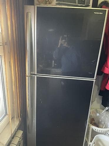 İşlənmiş 2 qapılı Toshiba Soyuducu Satılır, rəng - Qara