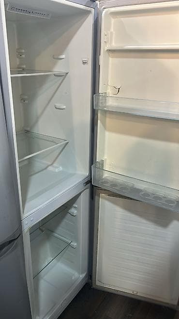 Hisense iki qapılı soyuducu - Rəng: metalik boz, parlaq ön panel - — 2