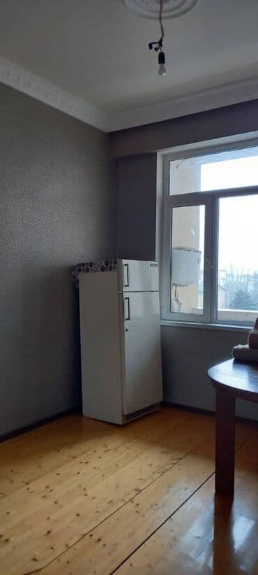 xocasəndə evlər: Nəsimi rayonu,Memar Əcəmi metrosu,Yeganə şadlıq evinin yanı,15 — 7