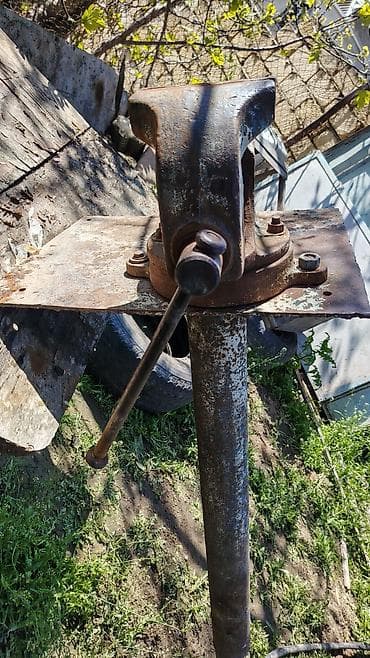 Məngənələr: Ağır tip dəzgah sıxacağı (müqəffəz) - Döküm gövdə, güclü konstruksiya — 3