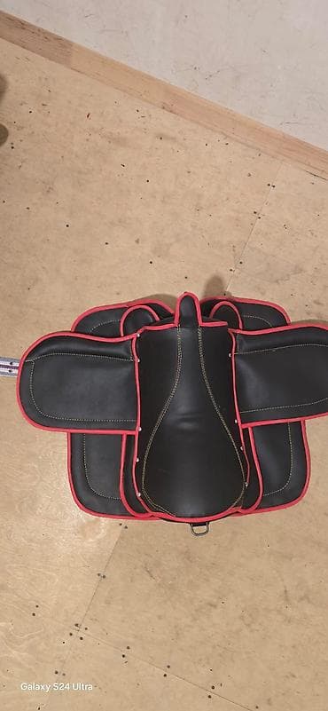 At üstünə yəhər – universal model - Material: qara süni dəri, möhkəm