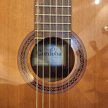 gitara tuner: Klassik gitara Cordoba C5 Üst: Bərk sidr ağacı Qol: Gül ağacı — 2