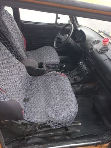 Bıçaqlar: Model: Lada (VAZ) 2106 Kuzov: sedan, 4 qapı Rəng: sarı Sükan: solda — 8