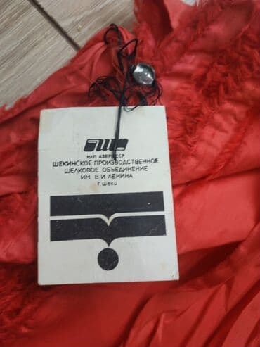 xacmaz qizil instagram: Qedimi ipek parca yorgan,yastiq uzu ucun Eni 1 metr Sheki istehsali .1 — 3