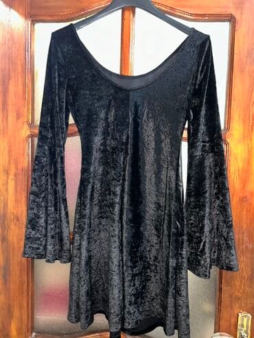 Ziyafət donları: Qara məxmər don - Parlaq teksturalı, yumşaq məxmər parçadan. - — 2