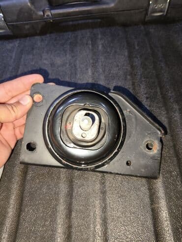 Soyutma və qızdırma sistemləri: Kia ve Hyundai avtomobilləri üçün mühərrik dayağı. Bu dayaq mühərriki — 4