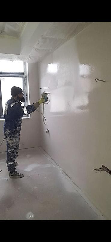 Professionallə səthlərin boya ilə püskürdülmə üsulu ilə rənglənməsi