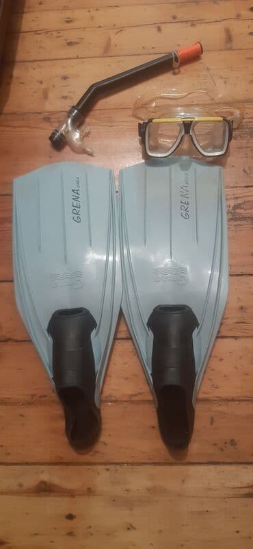 üzgüçülük papağı: Mavi rəngli üzgüçülük ləvazimatları dəsti. Dəstə bir cüt üzgüçülük — 4