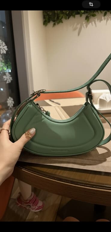 secret bloom shine qiymeti: Çiyin çantası, Charles & Keith, İşlənmiş — 2