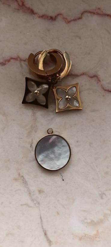 Бижутерия: Qızılı rəngdə zərif aksesuar dəsti. - Sırğa 1) “Stainless steel” — 2