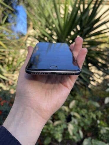iphone 7 pulus: IPhone 8 Plus, Qara, Simsiz şarj — 2
