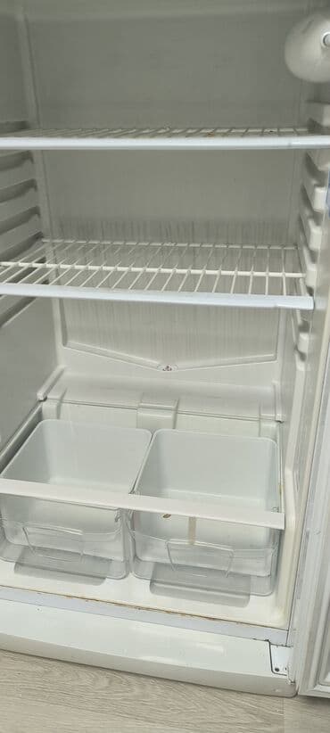 холодильник: Б/у 2 двери Indesit Холодильник Продажа, цвет - Белый — 3