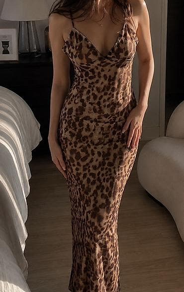 Leopard naxışlı paltar Yüngül, axıcı materialli geyimdir, ölçü səhv