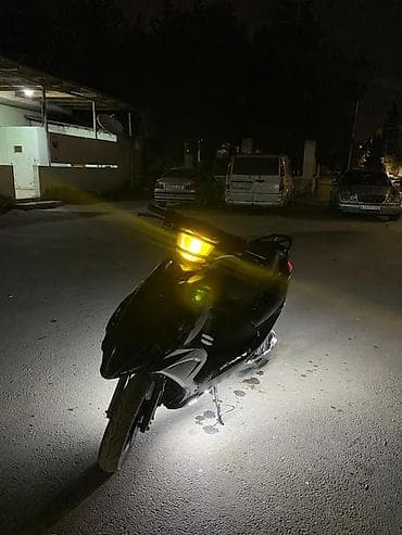 motosikle: 80 cub ideal mopeddi avtamat mon herciyle biryerde endirim olunacağ — 2