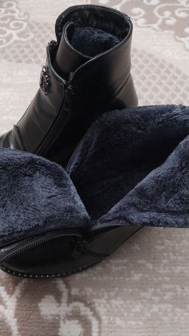 ayaq sepleri: Ölçü: 37, rəng - Qara, İşlənmiş — 2