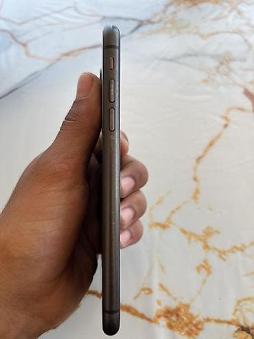 apple watch 1: IPhone 11, 64 GB, Qara, Face ID — 4