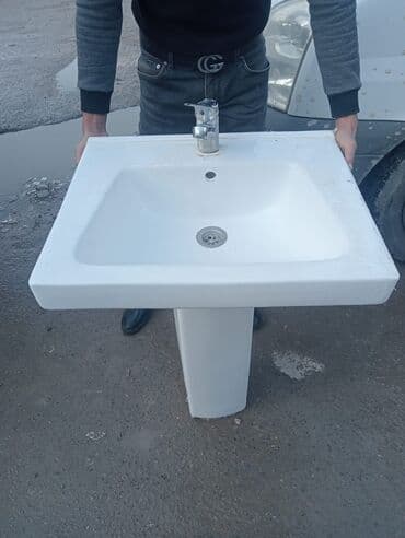 Ayaqüstü hamam lavabosu (piyedestal ilə) - Material