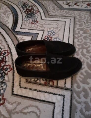 Toy paltarları və aksesuarları: Gencede satilir Qara mokasin ayaqabi zamuj razmer 40 — 1