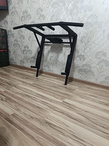 pa 1: Divar üçün çoxfunksiyalı turnik–parallel qollar (3‑ü 1-də) Məhsul — 2