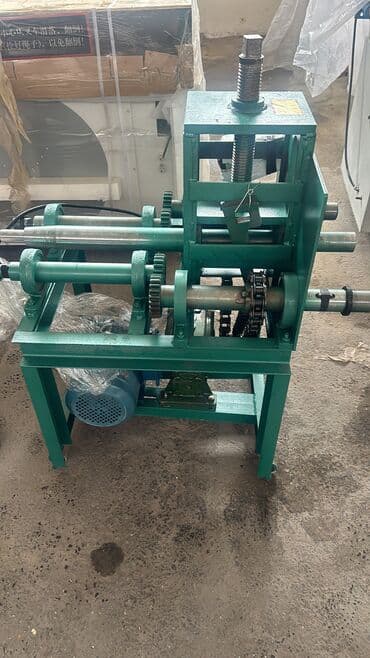 qumlama makinası: Əymə, bükmə dəzgajı
Müxtəlif ölçülü başlıqları var üstündə — 1