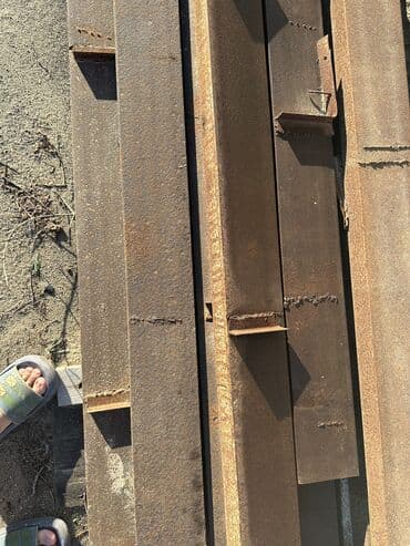 Tavan: Metal profil şvellerler. 5-6 metr uzunluq. 20-25 cm eni. Tikinti üçün — 5