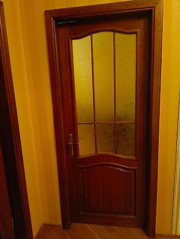 otaq arakəsmələri: Yataq otağı üçün İşlənmiş Otaq qapısı Plintus ilə, Ünvandan götürmə — 1