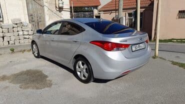 chevrolet malibu qiymeti: Hyundai Elantra: 1.8 l | 2011 il Sedan — 2