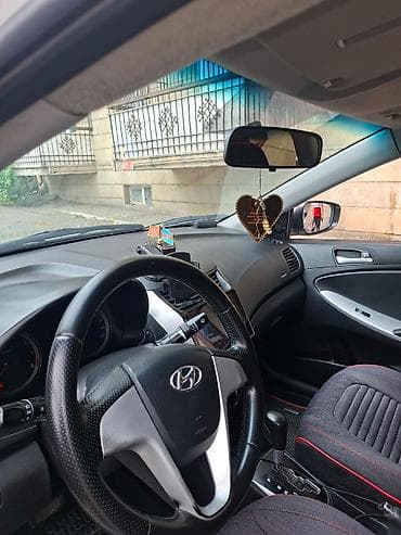 hyundai sonata 2003: Hyundai Accent: 1.4 l | 2012 il Sedan — 8
