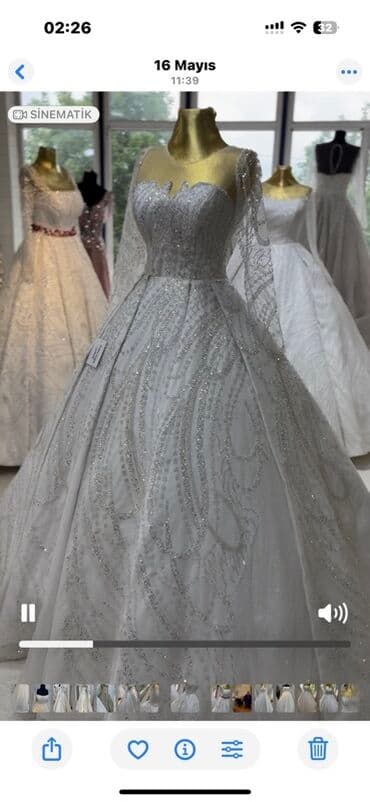 Təsviri gelinlik - Rəng: klassik ağ - Siluet: balıq/qum saatı deyil