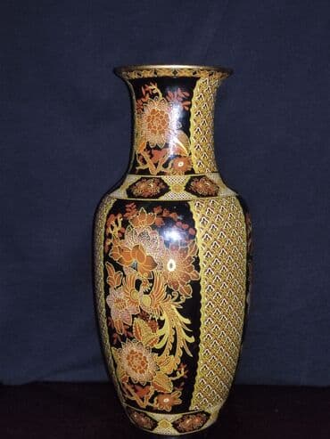 gul salonu: Bir vaza, Keramika — 1