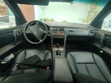 mersedes e klas: Mercedes-Benz E-Class: 2.5 l | 1997 il Sedan — 6