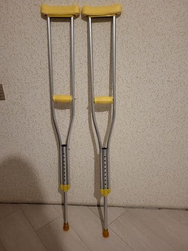 Qoşalaşmış qoltuqağacı dəsti - Material: yüngül, möhkəm alüminium