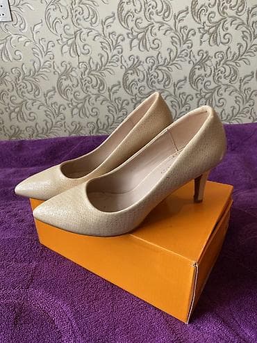 Сапоги: Размер: 40, цвет - Бежевый, Б/у — 2