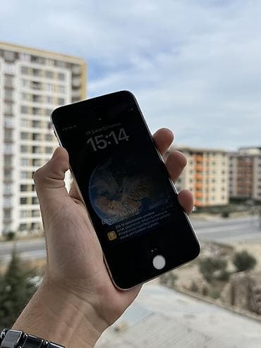 iphone 11 elde: IPhone 8 Plus, 64 GB, Ağ, Barmaq izi — 2