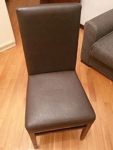 qedimi stol: Masa və 4 oturacaq satılır. Masa açılandır. Qiyməti 200 manat — 4