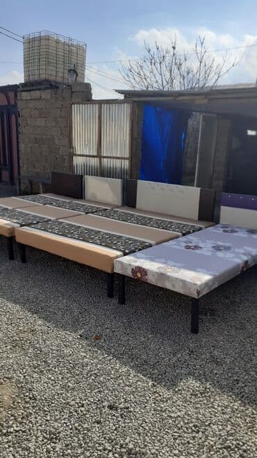 Çarpayı Təzə hazırı var Çatdırılma var 1 nəfərlik 50 manat 2 nəfərlik — 1