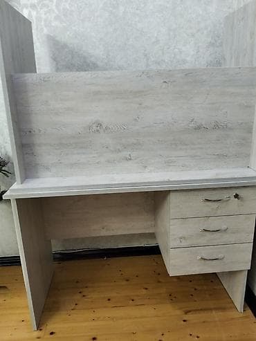 pismenni stol modelleri: Düz masa, Stulsuz, Polkasız, Siyirməli, Teksturalı laminat — 2