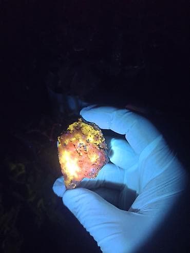 sarlar: Opal + Kalsit + Kvarsit (vulkanik birləşmə) 💎UV Floresanslı Nadir — 4