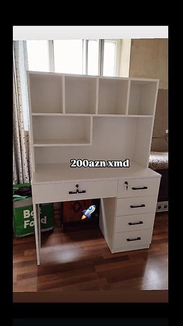 mektebli stolu: Ağ rəngli funksional iş/oxu masası və üst rəf bloku. - Geniş iş səthi — 1